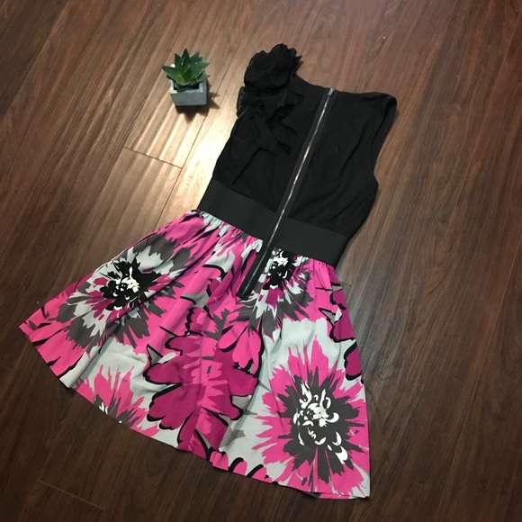 ELLE Floral Dress👗💗 - Picture 3 of 3